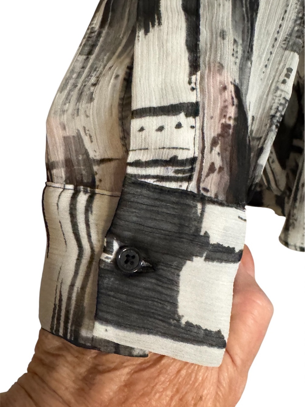 DKNY Black/Gray & White Abstract Brushstroke Button-Up Blouse  PLUS: 2X   #R - Picture 4 of 9